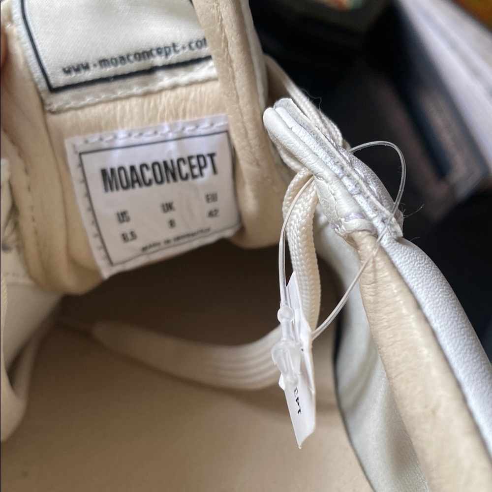 From Italy, Leather Sneakers - Picture 4 of 9